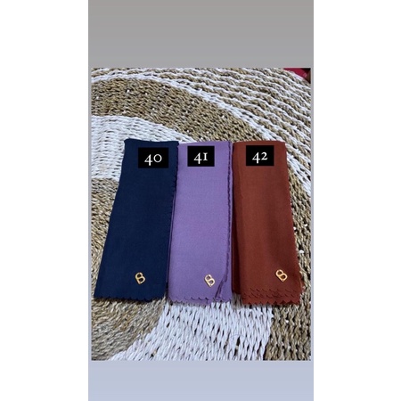 Jilbab segi empat denay polos // segi empat voal premium pin Button// koleksi kerudung terbaru
