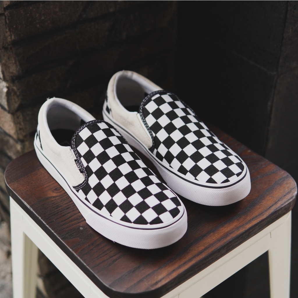 Bisa bayar di tempat!! Sepatu Sneakers Pria vans motif slip on catur cocok buat traveling dan outdoor motif trendy kekinian