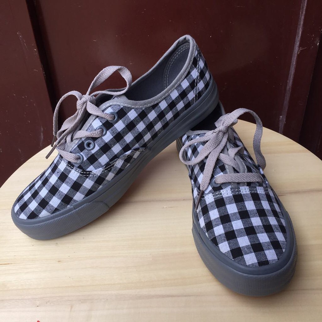 TSP120 Sepatu Wanita Sneakers original Import Batam