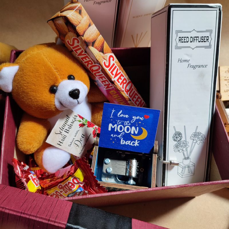 PAKET HAMPERS HADIAH KADO ULANG TAHUN SPESIAL LUCU ISTIMEWA