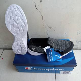 sepatu champion slip on