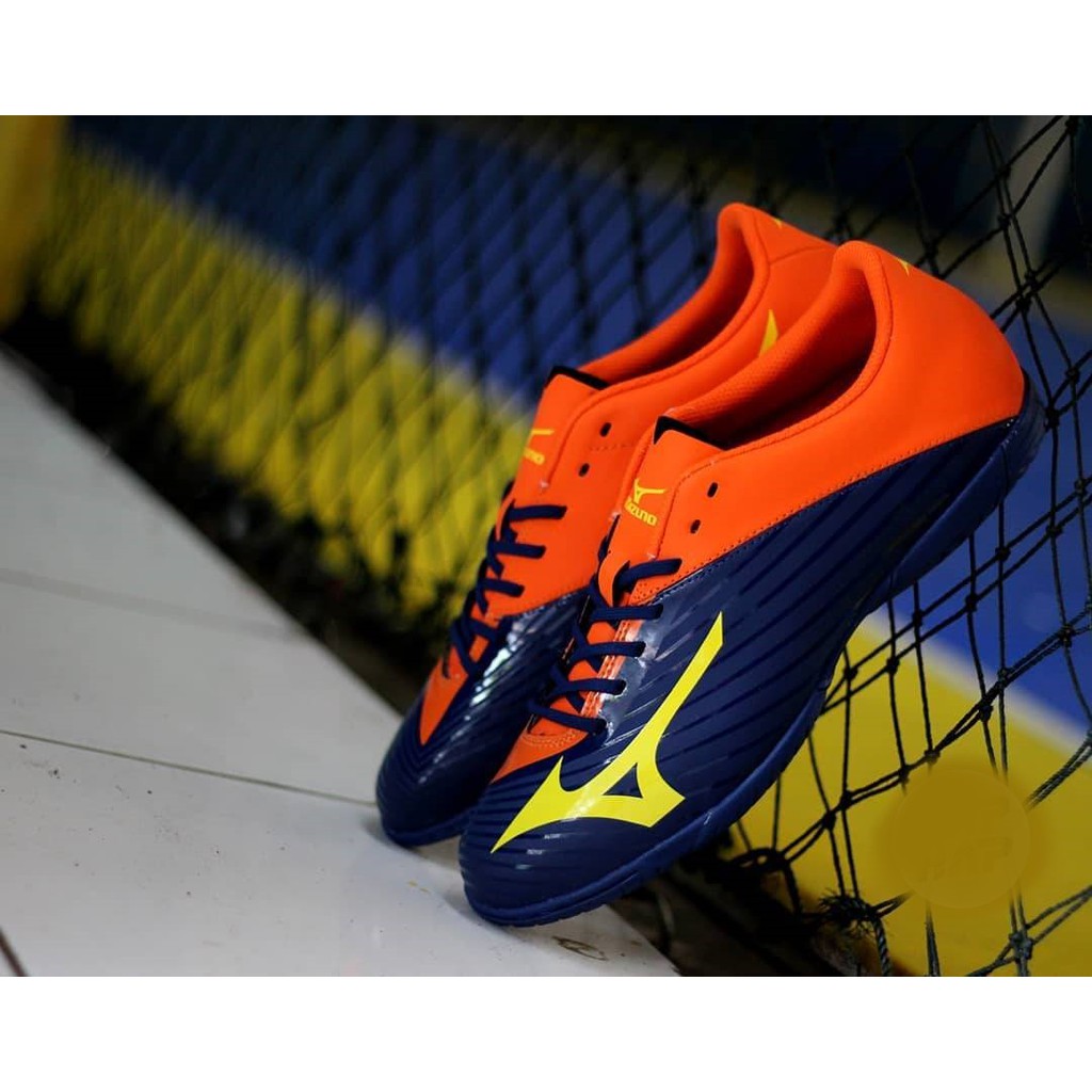 mizuno basara 103 in otrange sepatu futsal