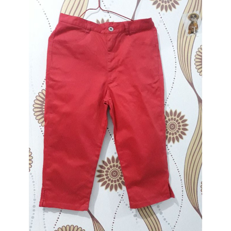 CELANA SETENGAH LUTUT MEREK UNI QLO