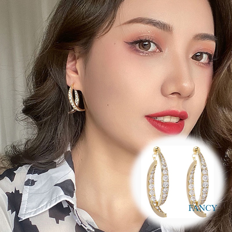 Anting Tusuk Gantung Wanita Desain Salib Hias Berlian Gaya Romantis Adjustable Untuk Pertunangan / Pernikahan