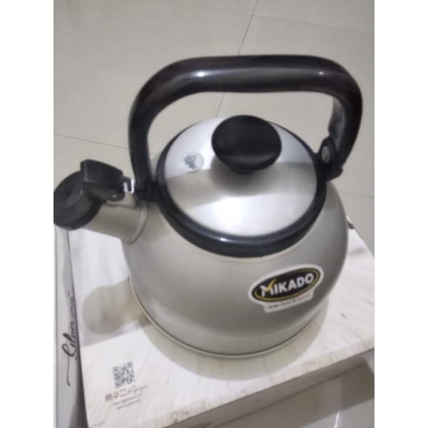 Jual Maspion Mikado Teko Air Rigoletto 35 L Teko Siul Ceret Bunyi Warna Siilver Shopee 2904