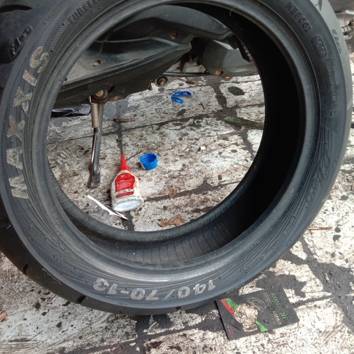 ban seken merek maxxsis ukuran 140/70-13