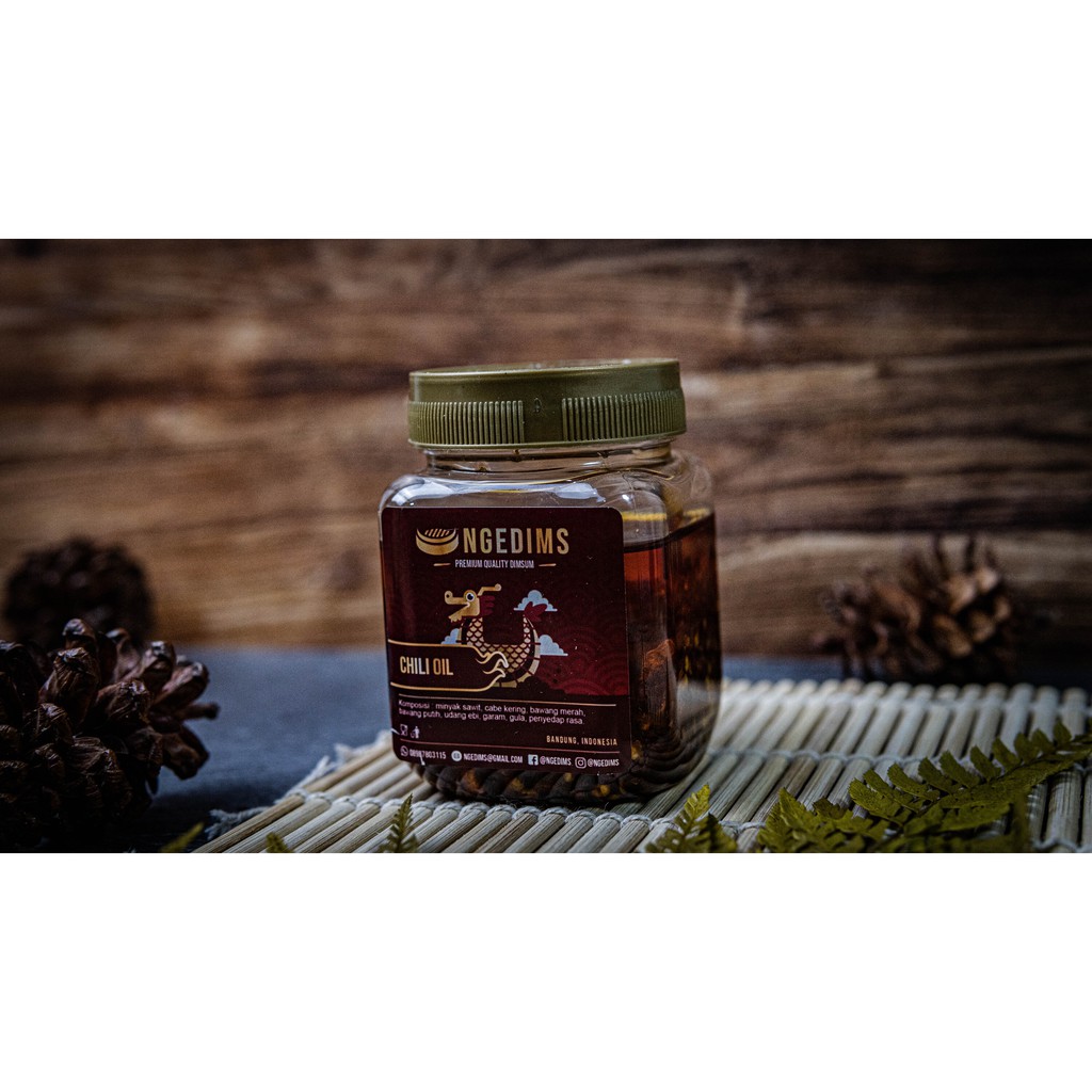 

Sambal Chilli Oil Pedas 160 ml | Chili | Minyak Cabe | Cabai - NGEDIMS DIMSUM