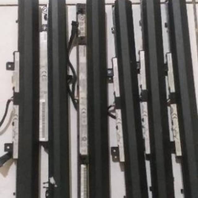 Baterai batre laptop 4cell 18650 solar cell powerbank senter led aki selis