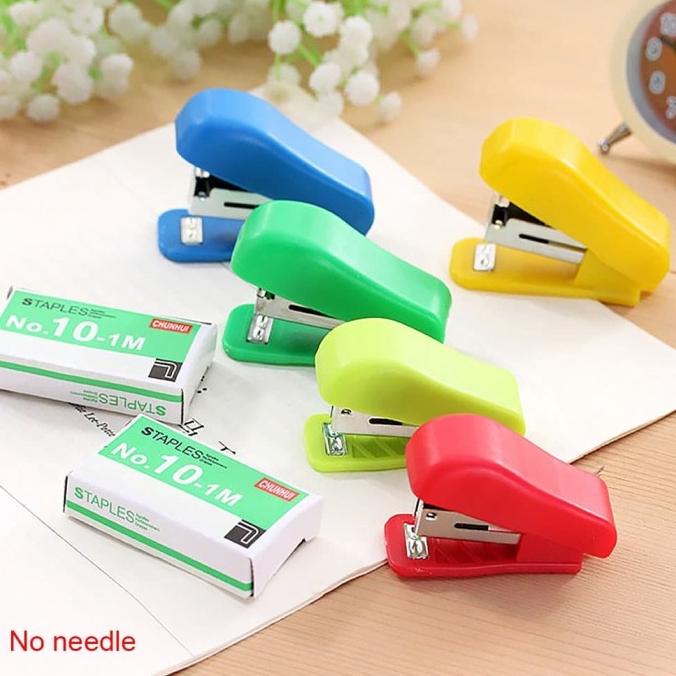 

Staples Mini Stapler 1PCS + BONUS isinya ( bisa utk Souvenir )