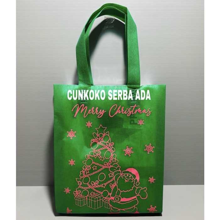 

✨ BISA COD ✨ GOODIE BAG / TAS SPUNBOND NATAL 25 X 35 CM / 1 PACK ISI 12 PCS ( 001 )