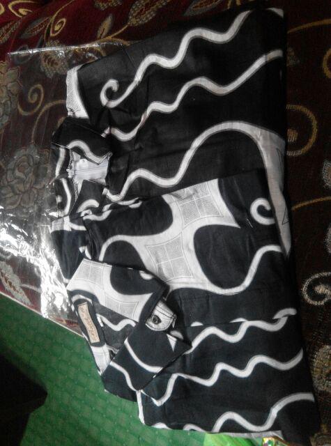 Tunik Batik Wanita Motif Parang Hitam Putih