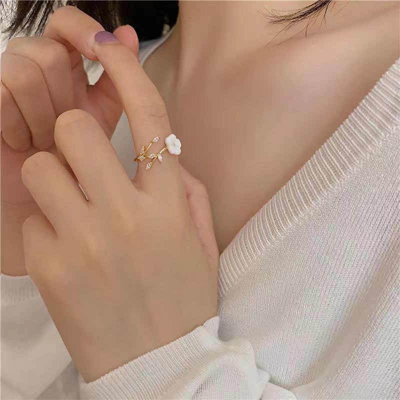 Cincin Model Terbuka Desain Cabang Daun Bunga Aksen Zirkon Warna rose gold