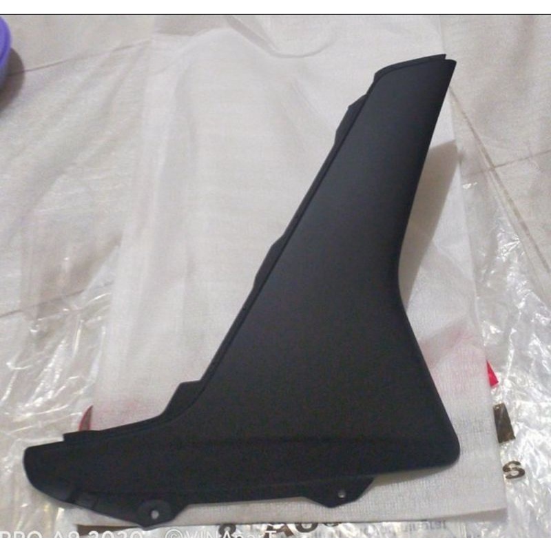 BODY COWLING COVER  BAWAH DEPAN  NMAX KIRI HITAM DOF