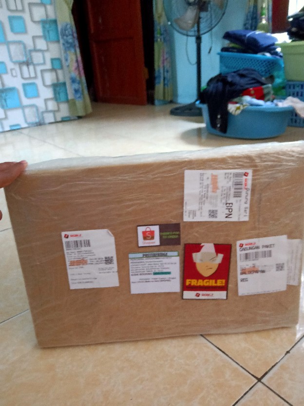 Poster Custom + Bingkai Kayu (45x30)