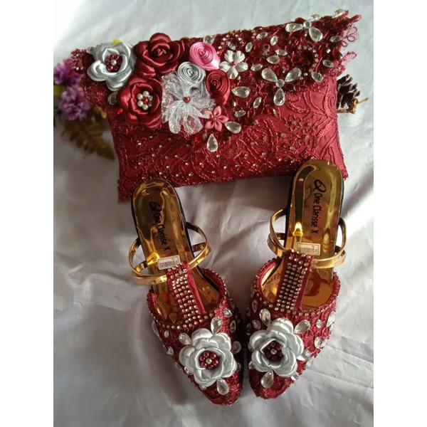 Set Clutch dan sendal brokat Marun Silver