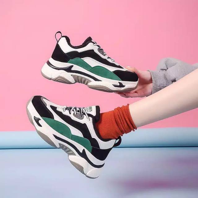 Sepatu Sneaker Import Trendy Versi Korea Girls