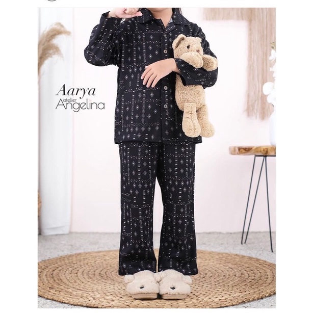 Little Sarah Arrow black 6-8 / Piyama Aarya Atelier Angelina