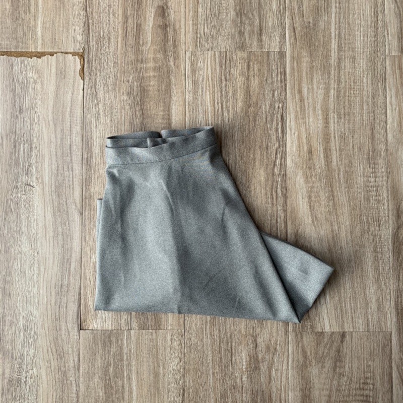 Gray Mini Skirt Flare Uniqlo Preloved