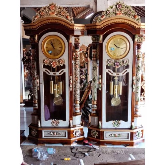 ALMARI JAM JATI LEMARI JAM MEWAH BERKUALITAS