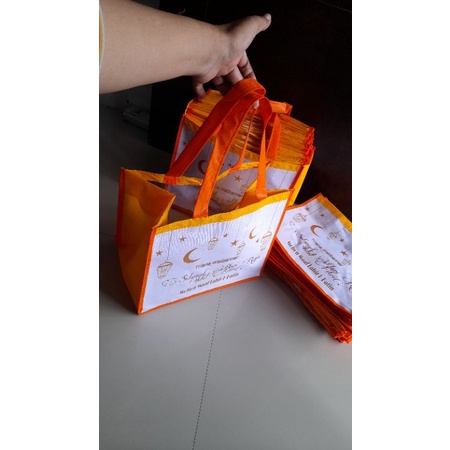 

Tas Idul Fitri desainKhusus