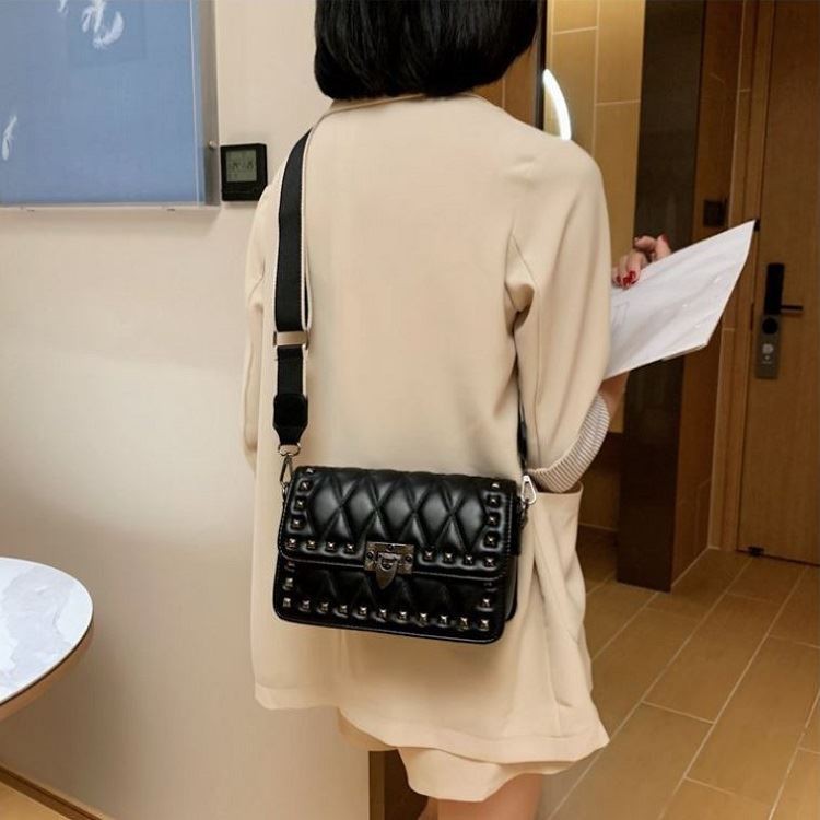 BJ42920 - BLACK/BROWN/RED/WHITE - TAS SLEMPANG MANIK ELEGAN MEWAH FASHION MODIS TAS WANITA FASHION IMPORT MODIS ELEGAN TERMURAH TERLARIS TERBARU BAGSTORE JAKARTA TAS BATAM JT9944 BQ2920