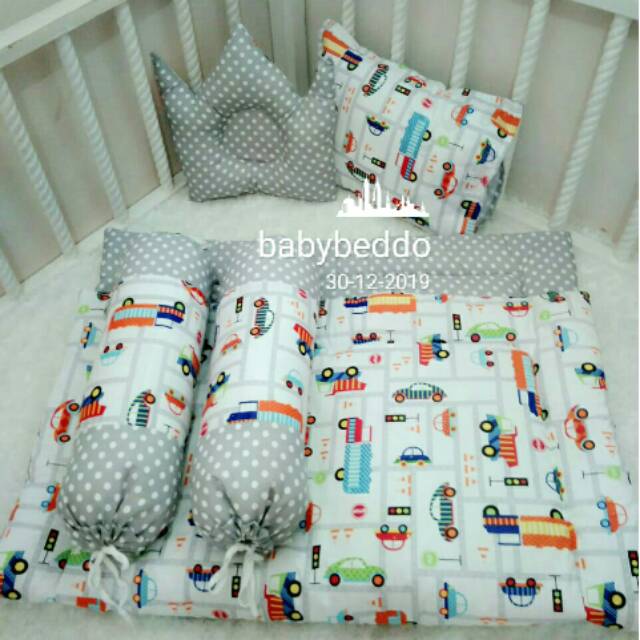 tempat tidur bayi motif mobil warna putih mix polkadot abu