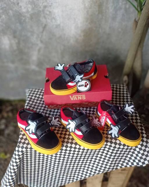 Sepatu Vans Mickey Junior Anak Artis Rafi Rafatar black white Merah Sneakers Lebaran Lucu Tk Sd