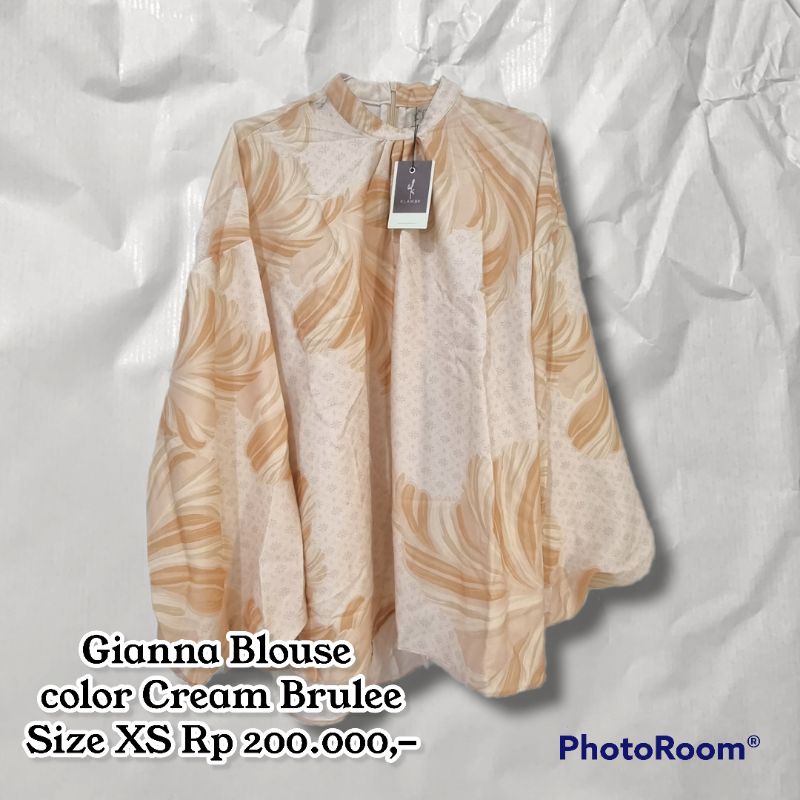 Klamby Gianna Blouse Wearing Klamby Size XS lengkap box dan tag #klamby #wearingklamby