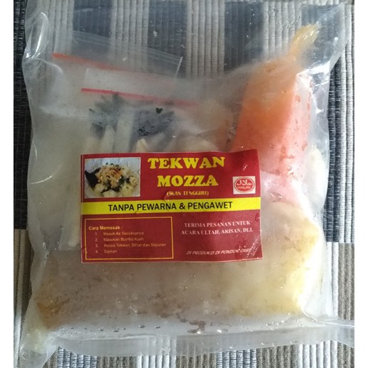 Tekwan Mozza (biji tekwan, bumbu,jamur kuping, bengkoang, seledri,sambal)