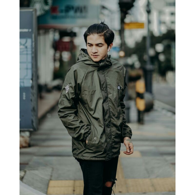 Jaket Casual Hijau Army Jaket Parasut Pria Jaket Outdoor Salviohexia