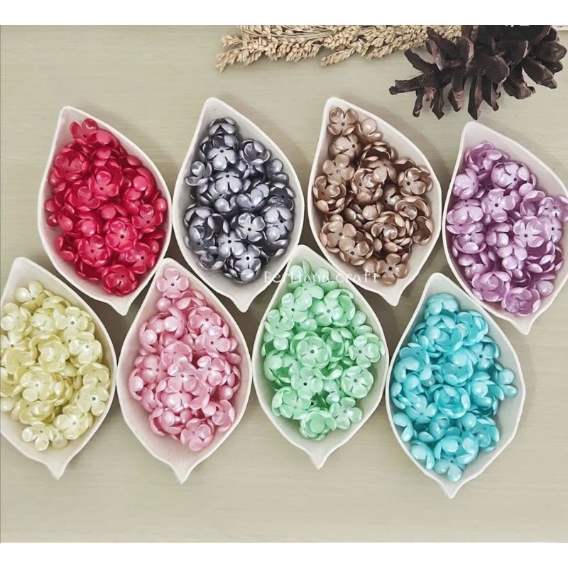 ( +- 70 pcs) Mote Kelopak Clover Pearl 4 Kelopak