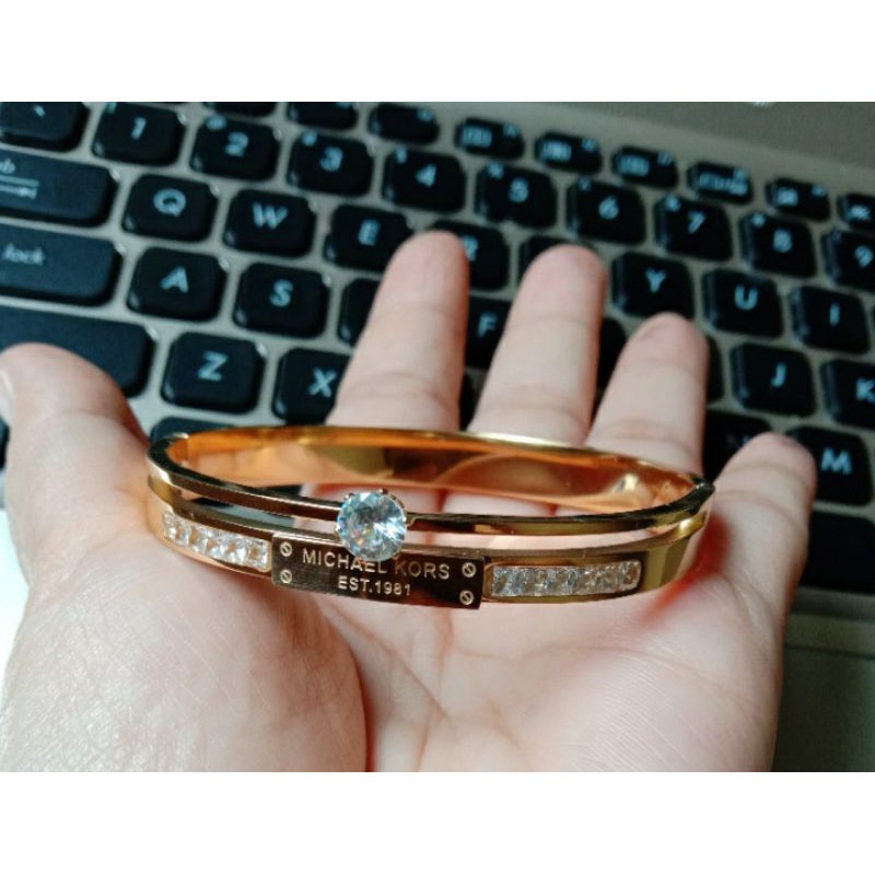 gelang titanium wanita masa kini terbaru