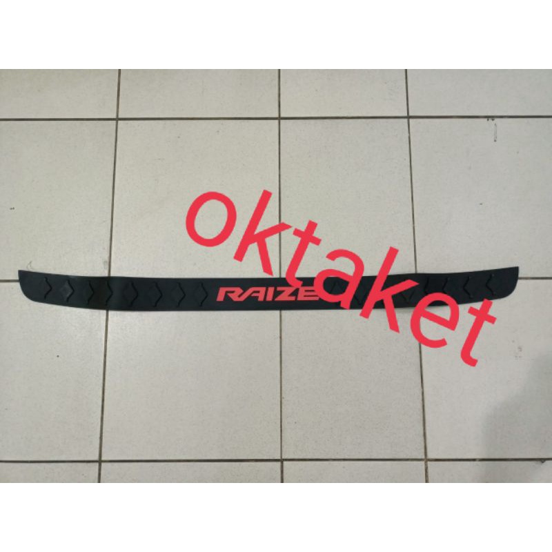 sillplate belakang Rocky Raize hitam foxco