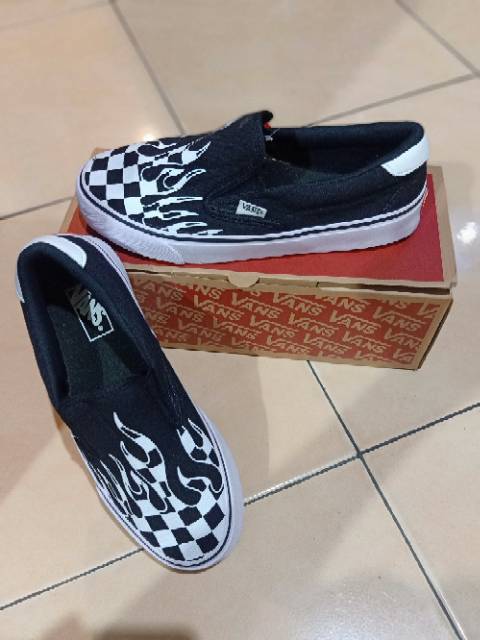 Slip on catur premium