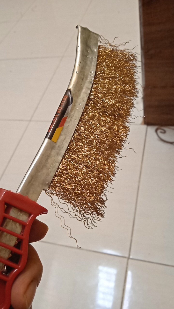 Sikat Penghilang Karat & Lumut Sikat Kawat Baja Keriting