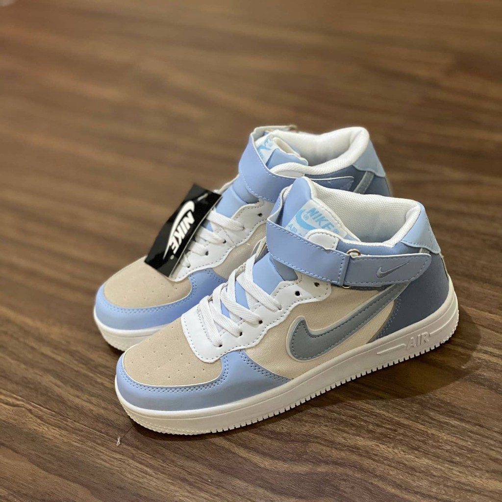 NIKE AIR FORCE 1 UNC MID