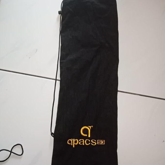 Sarung Raket Badminton / Tas Kain Raket Badminton Merk Apacs 