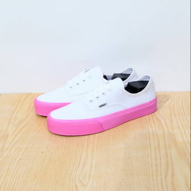 SEPATU VANS PUTIH SOL PINK