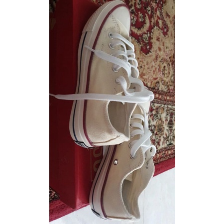 SEPATU CONVERSE PUTIH