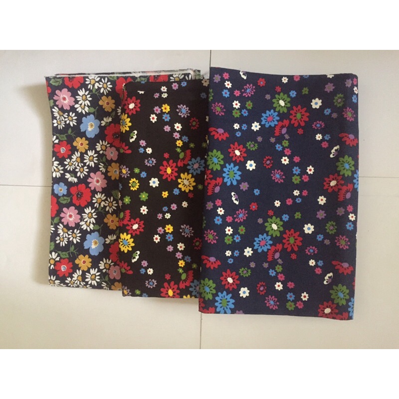 Kain Kanvas Lembaran Sisa Motif Bunga