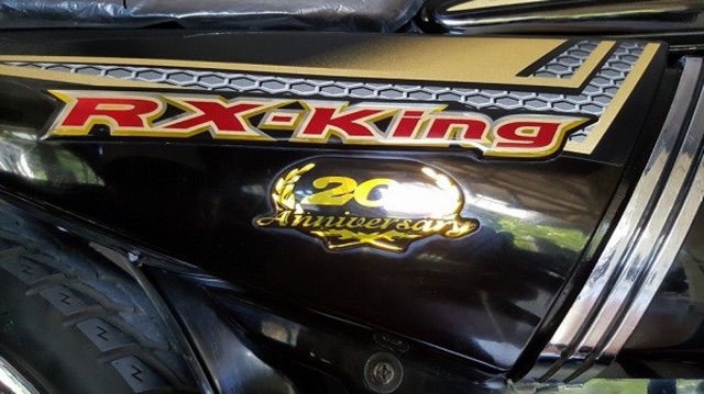 PAKET STIKER EMBLEM TIMBUL DAN STRIPING RX KING SPESIAL EDITION 2004