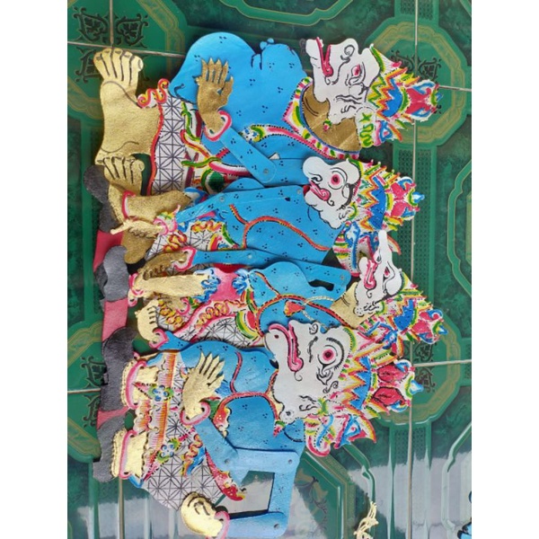 wayang kulit punokawan ratu