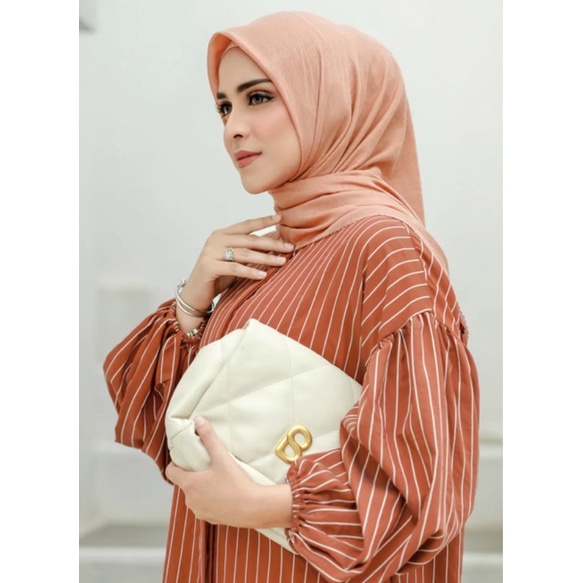 Buttonscarves Tapis Embossed Cantaloupe