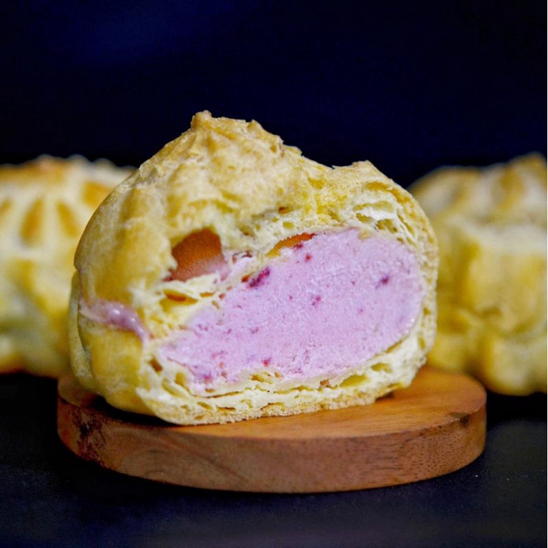 

Soes Ice Cream Strawberry