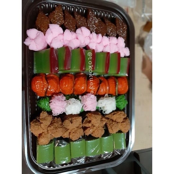 

NAMPAN CAKE ISI 50PC KUE RANDOM