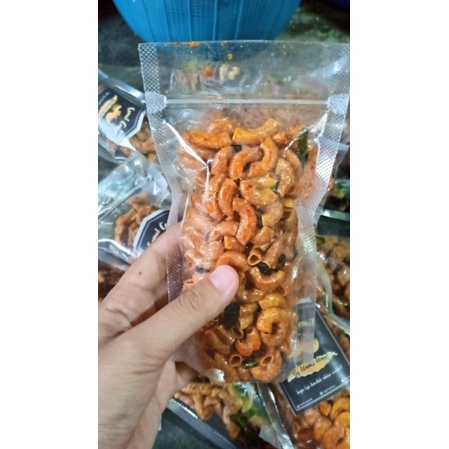 

makaroni pedas daun jeruk