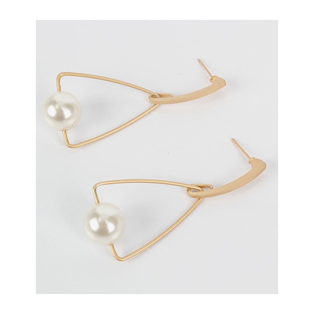 LRC Anting Tusuk Fashion Gold Triangle Pearl Earrings F32606