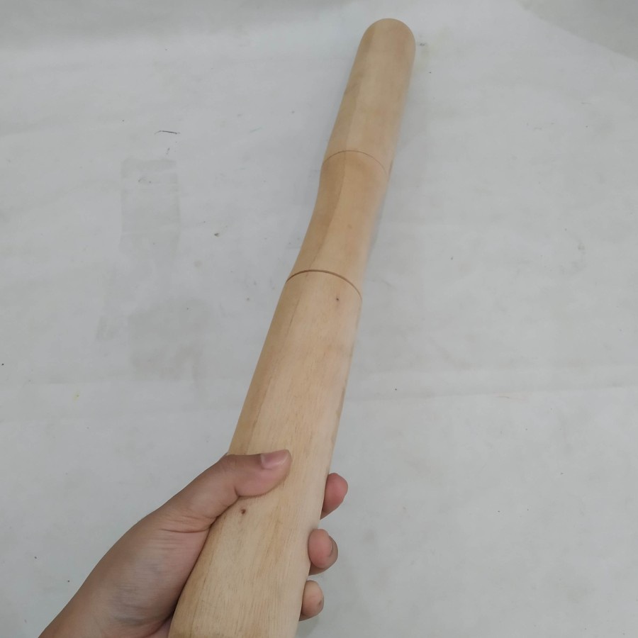 Alu tumbukan alu kayu panjang untuk lesung lumpang