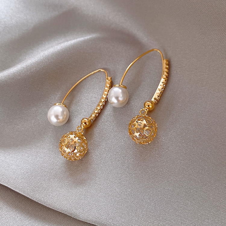 Anting Mutiara Kait Berlian Berkilau Motif Bulat lady's elegant vintage Korea