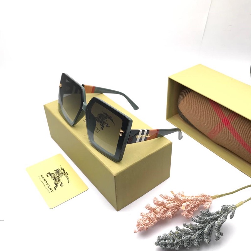 TERMURAH SE-SHOPEE Kacamata Fashion Kaca Mata Sunglass Wanita BURBRY 1447